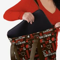 FOCO Cleveland Browns Logo Love Tote Bag 9 FOCO Cleveland Browns Logo Love Tote Bag -FOCO Store BGNFLTLETOTECL g3