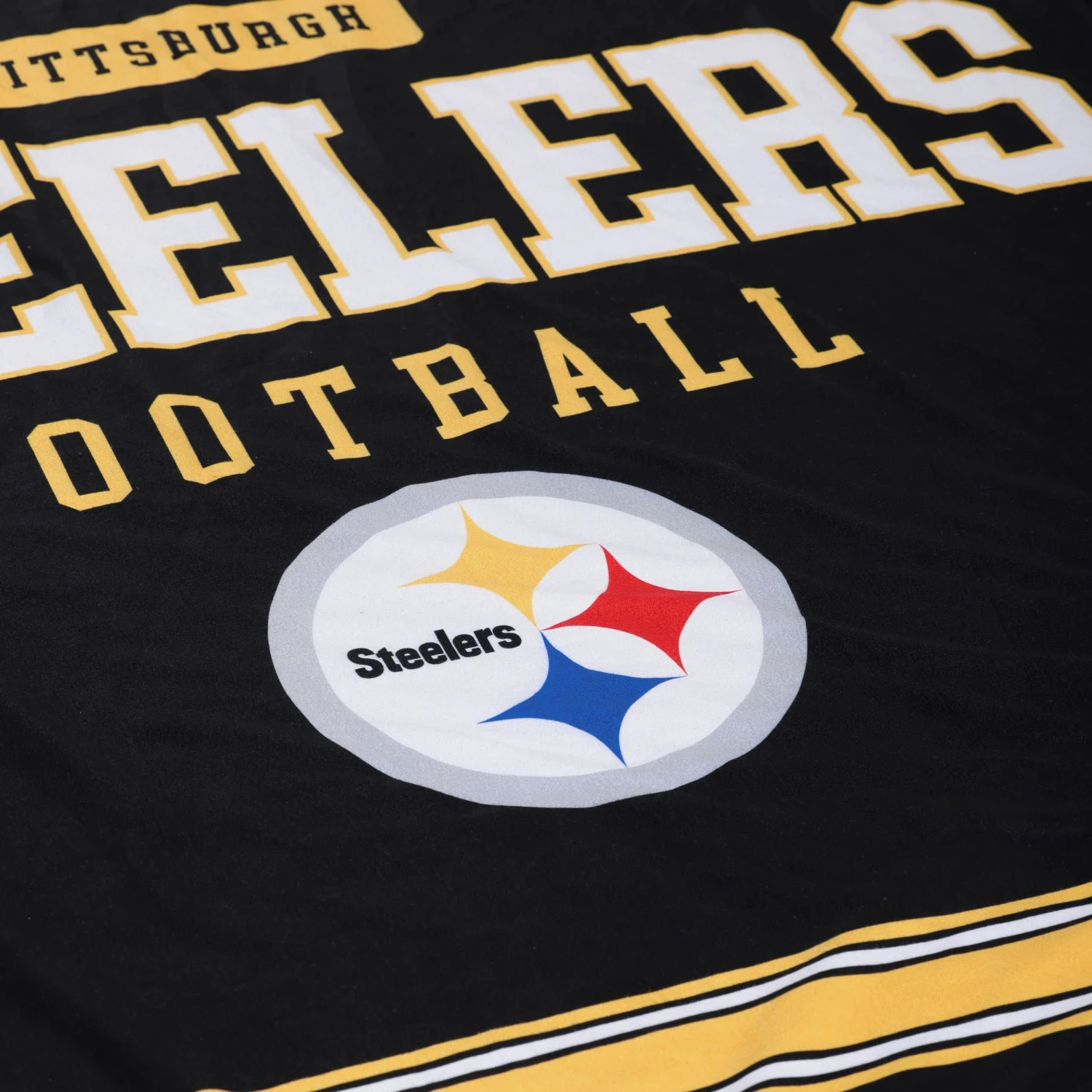 FOCO Pittsburgh Steelers Team Property Sherpa Plush Throw Blanket 7 FOCO Pittsburgh Steelers Team Property Sherpa Plush Throw Blanket - Image 5