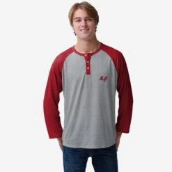 FOCO Tampa Bay Buccaneers Team Logo Gray Long Sleeve Henley