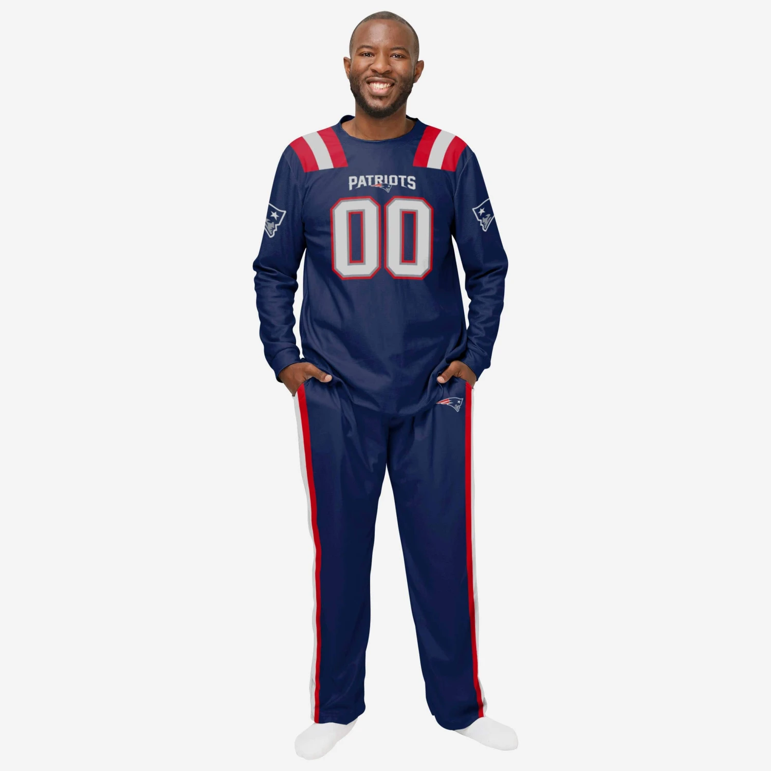 FOCO New England Patriots Gameday Ready Lounge Shirt 5 FOCO New England Patriots Gameday Ready Lounge Shirt - Image 3