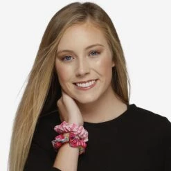 FOCO Virginia Cavaliers Mini Print 3 Pack Scrunchies 11 FOCO Virginia Cavaliers Mini Print 3 Pack Scrunchies -FOCO Store SCNCMN3PKVA g5