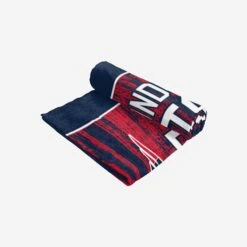 FOCO New England Patriots Big Logo Beach Towel -FOCO Store TWLBCNFSMUFM21NP g3
